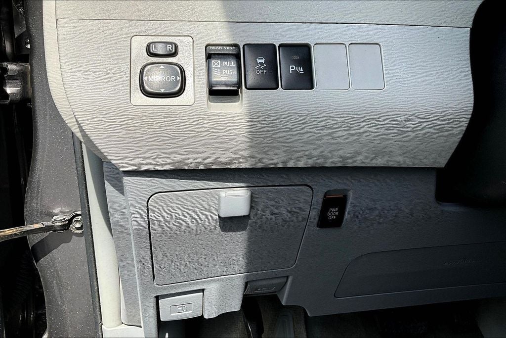 2013 Toyota Sienna Limited 7 Passenger