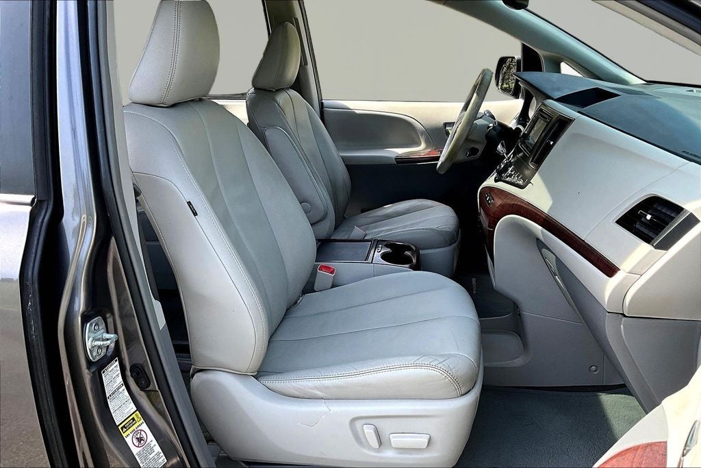 2013 Toyota Sienna Limited 7 Passenger