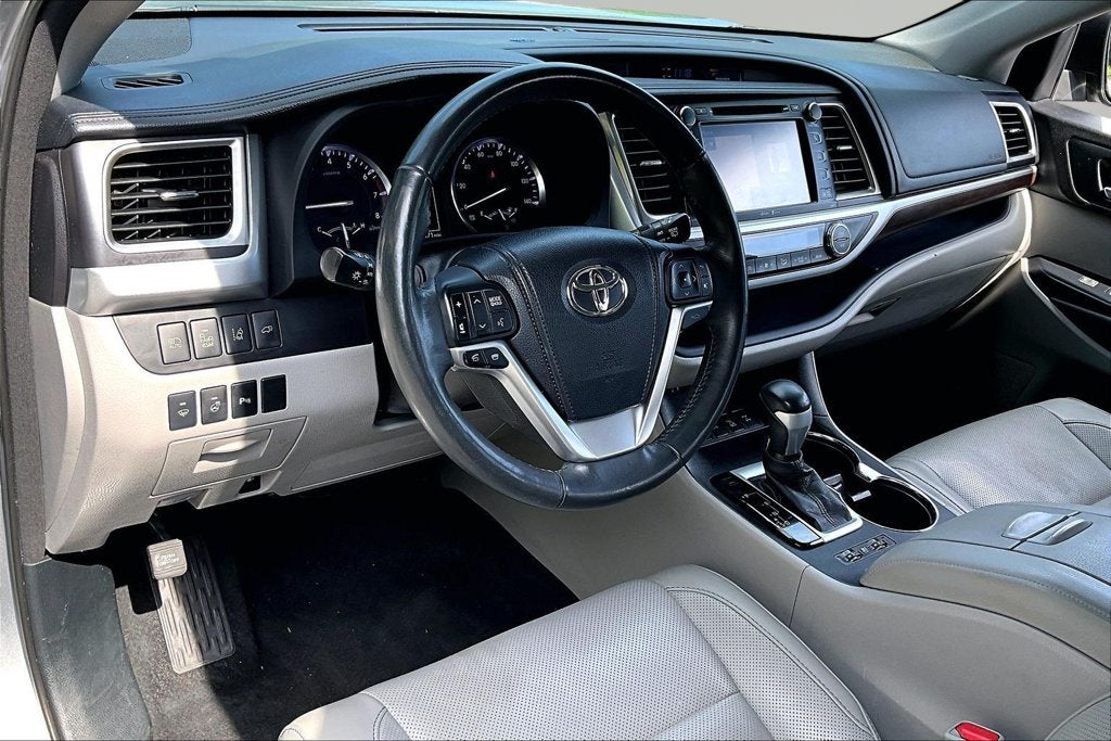 2015 Toyota Highlander Limited Platinum V6