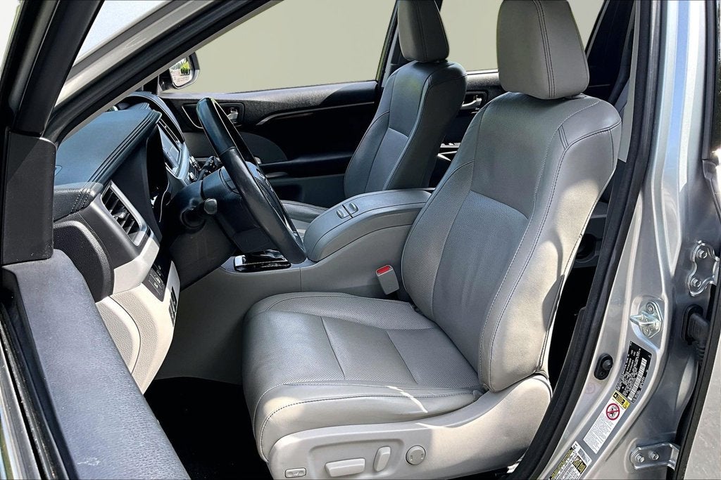 2015 Toyota Highlander Limited Platinum V6