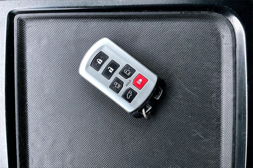 2017 Toyota Sienna XLE Premium 7 Passenger