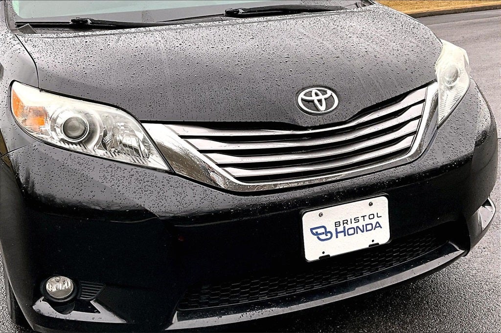 2017 Toyota Sienna XLE Premium 7 Passenger