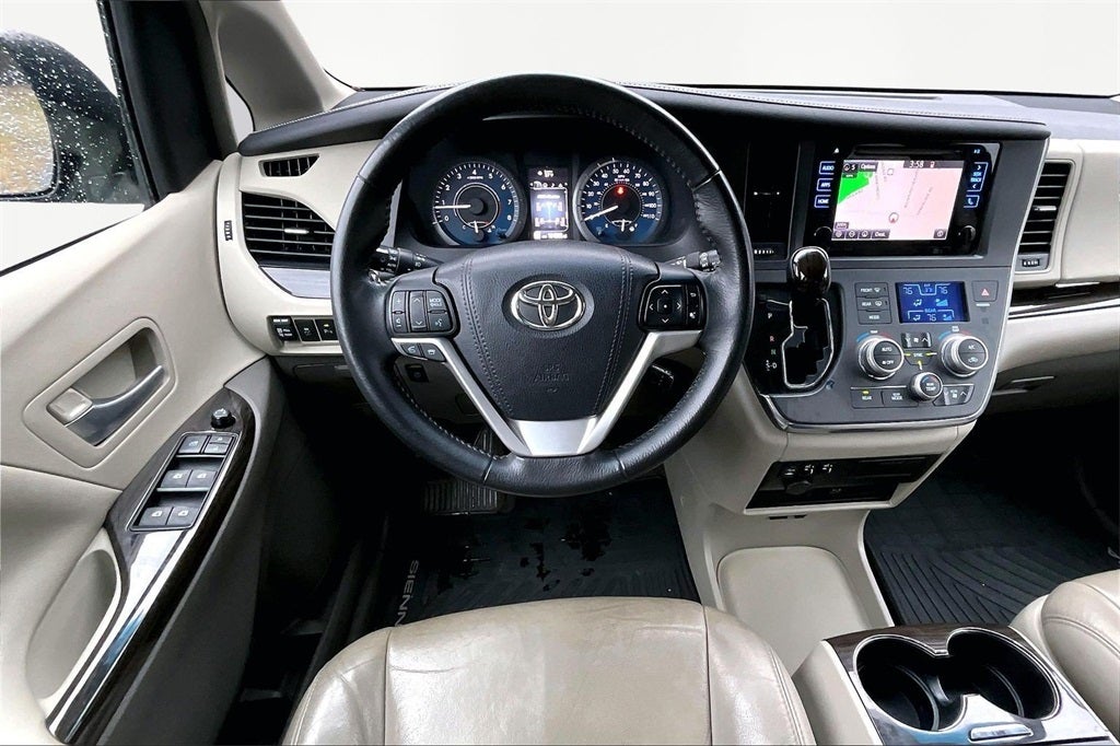 2017 Toyota Sienna XLE Premium 7 Passenger