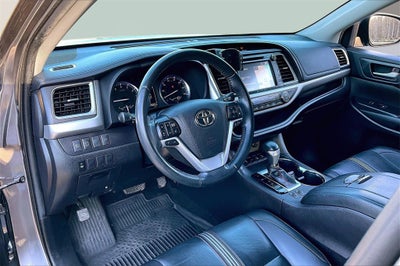 2019 Toyota Highlander SE