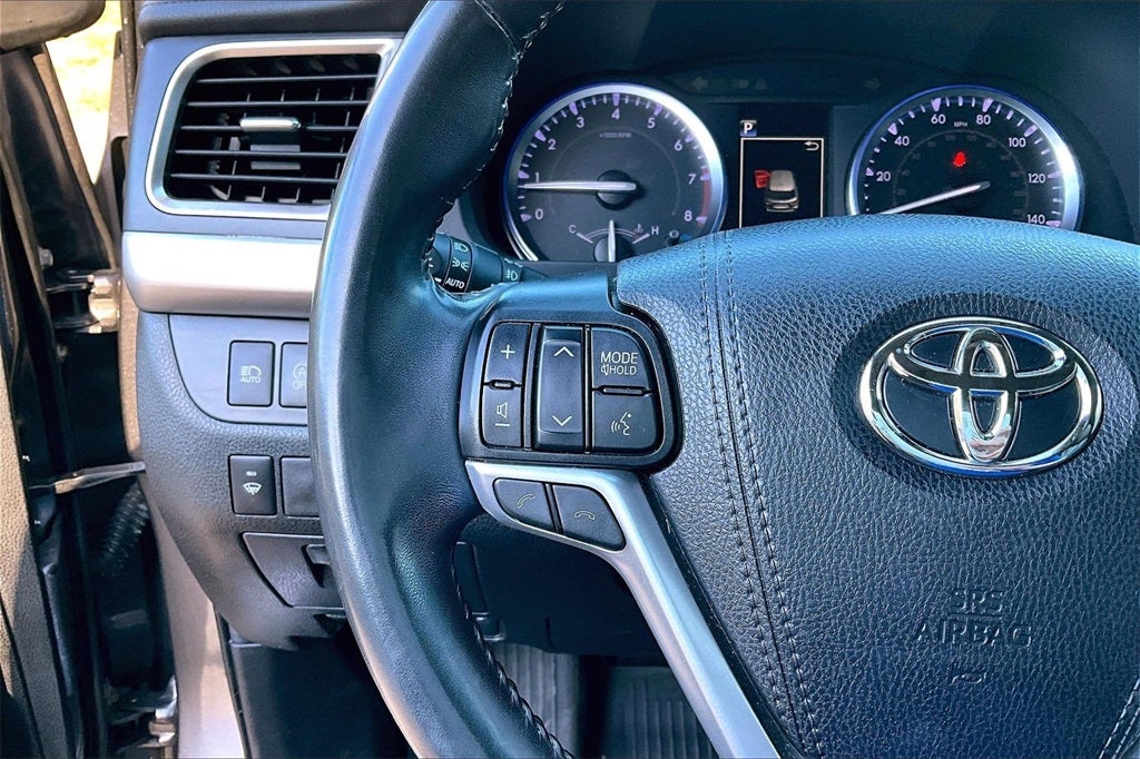 2019 Toyota Highlander SE