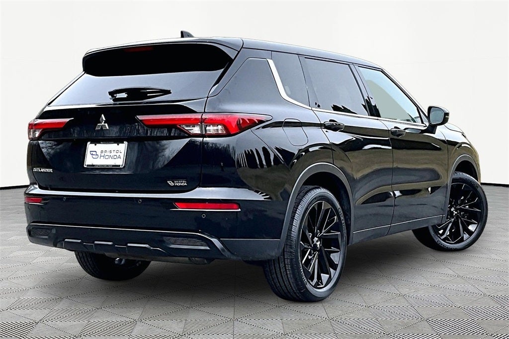 2022 Mitsubishi Outlander SE