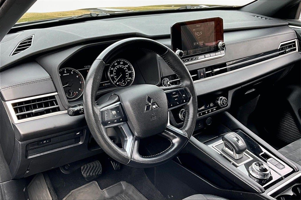 2022 Mitsubishi Outlander SE