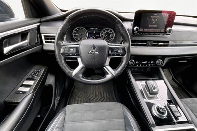 2022 Mitsubishi Outlander SE