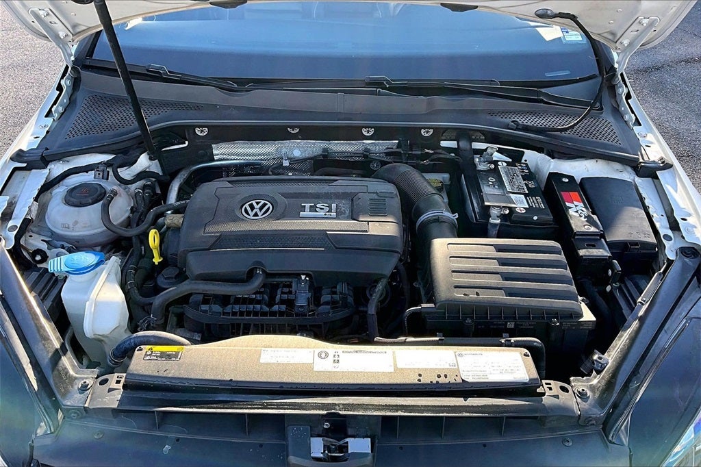 2019 Volkswagen Golf R DCC & Navigation 4Motion