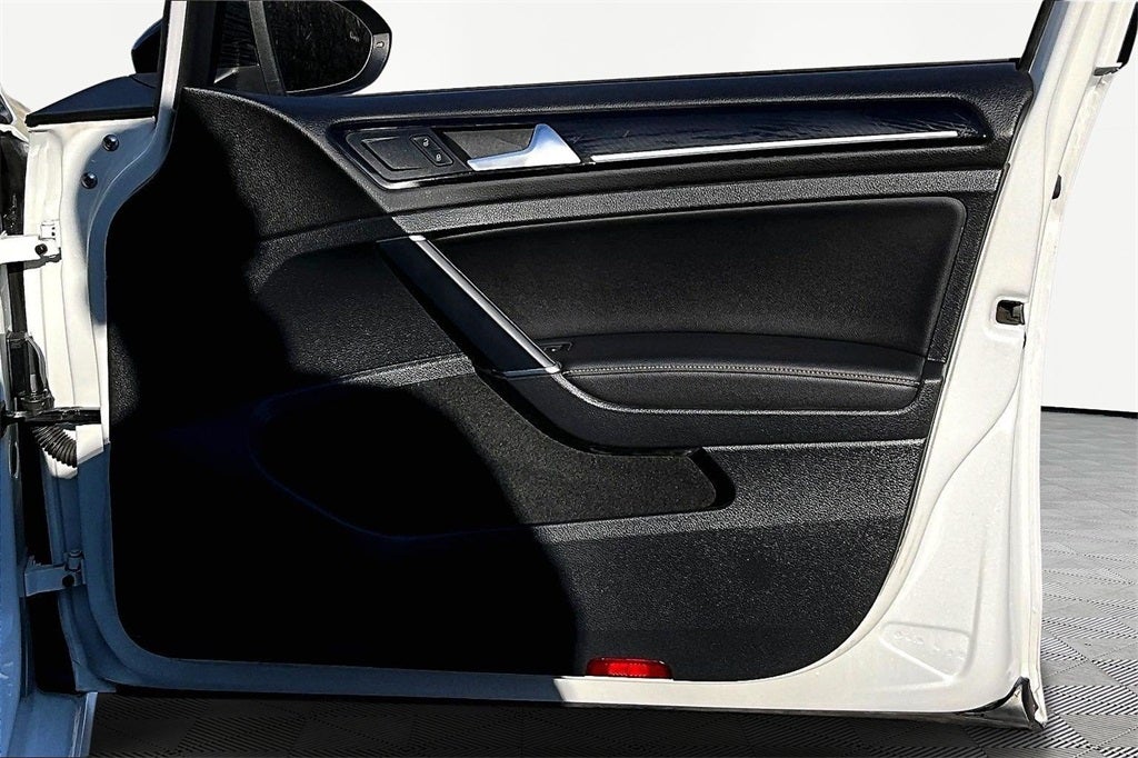 2019 Volkswagen Golf R DCC & Navigation 4Motion