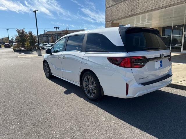 2026 Honda Odyssey - Image 2